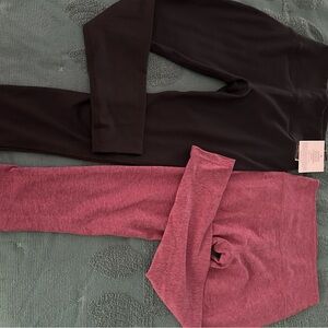 Beyond Yoga Leggings in Black and Pink